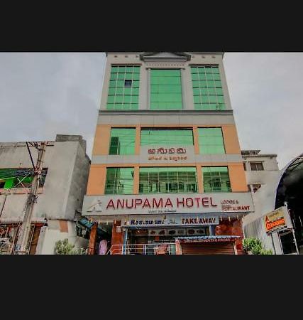 Anupama Hotel Visakhapatnam Buitenkant foto